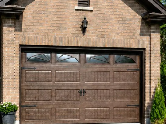 Carriage 600 garage door in woodgrain with arch-top windows